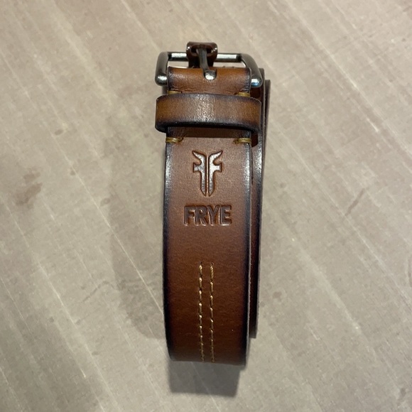 Frye Other - Frye men’s genuine leather belt center stitch detail